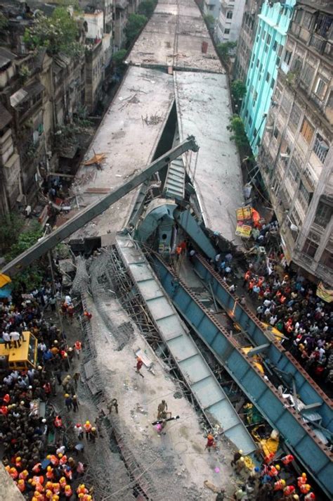 kolkata under construction bridge collapse